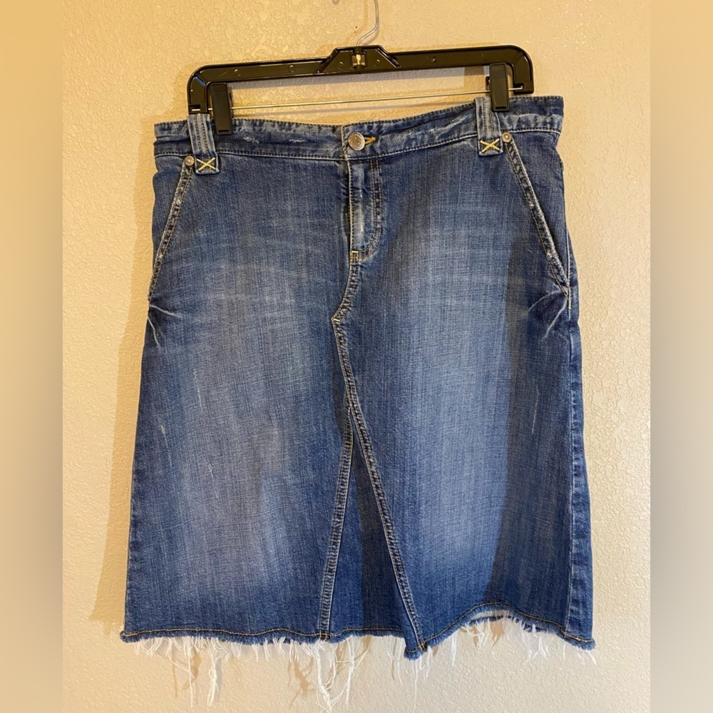 Banana Republic Raw Hem Jean Skirt, Size 6